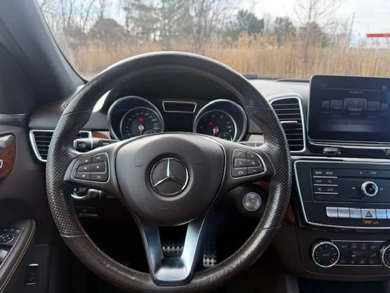 Mercedes-Benz GLE снимка Mercedes-Benz GLE