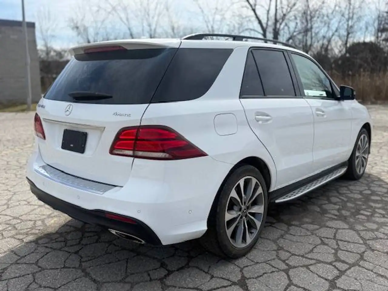 Mercedes-Benz GLE снимка Mercedes-Benz GLE
