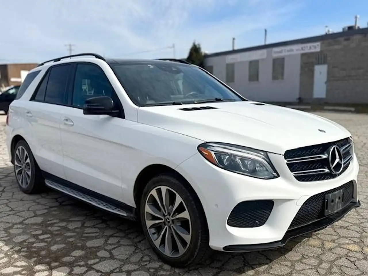 Mercedes-Benz GLE снимка Mercedes-Benz GLE