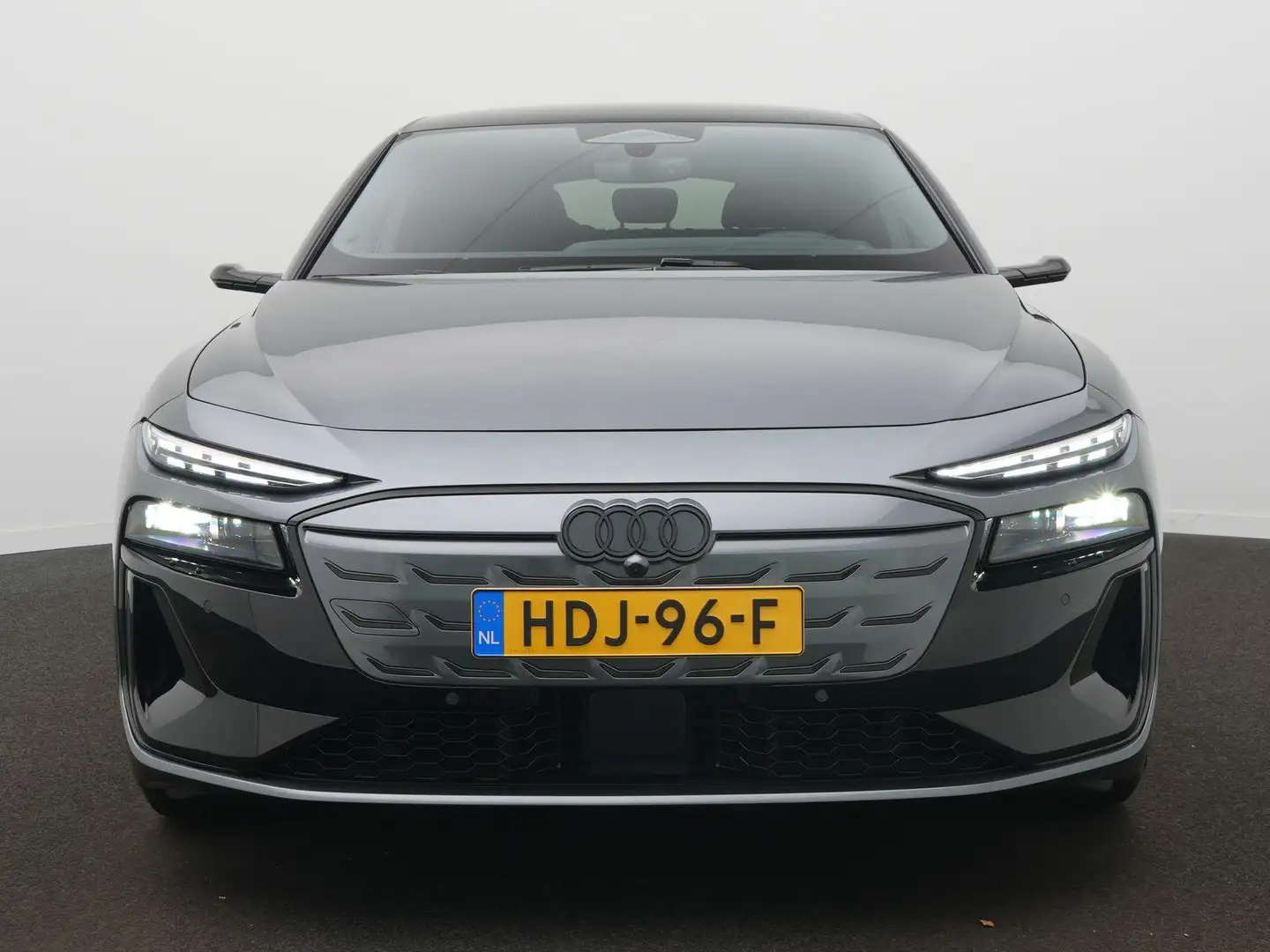 Audi A6 e-tron Avant S Edition e-tron 367pk 100kWh Avant Elektro Gris - 2