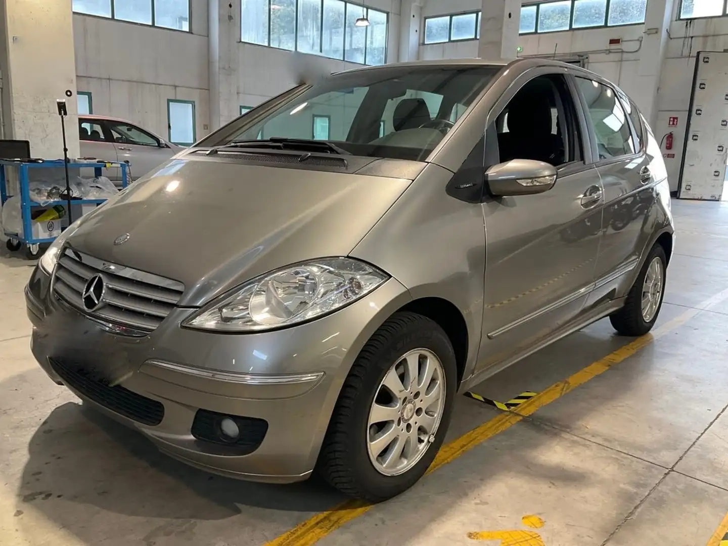 Mercedes-Benz A 150 Elegance - Autonavigli Grau - 1