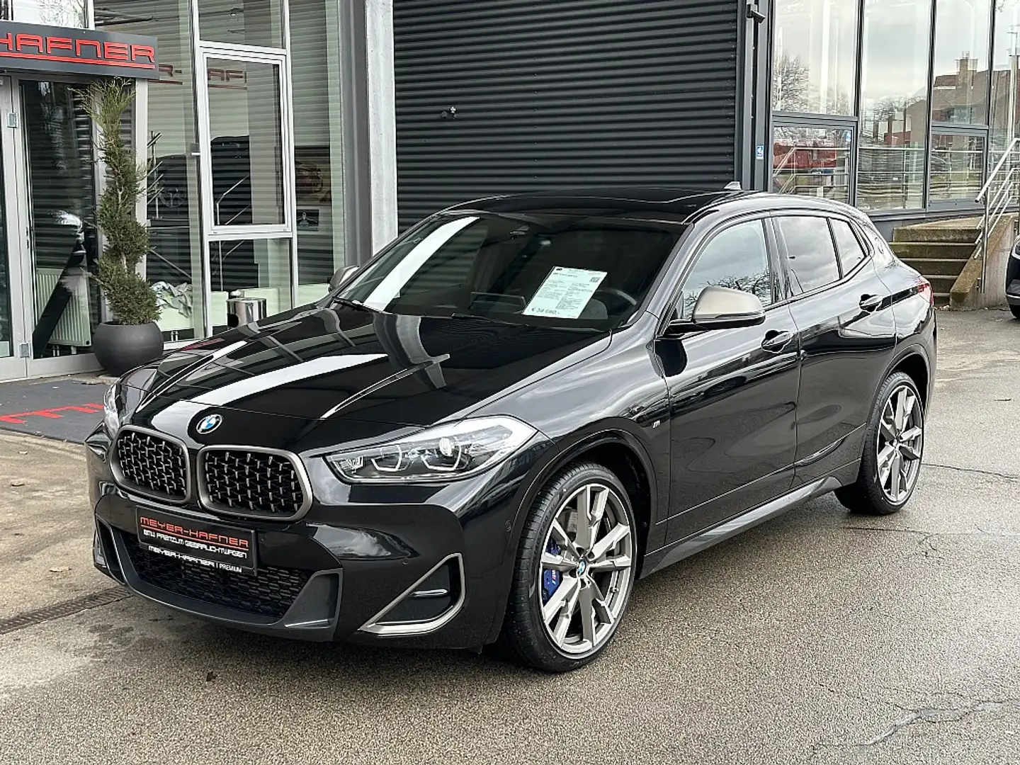 BMW X2 M 35i Aut. Schwarz - 1
