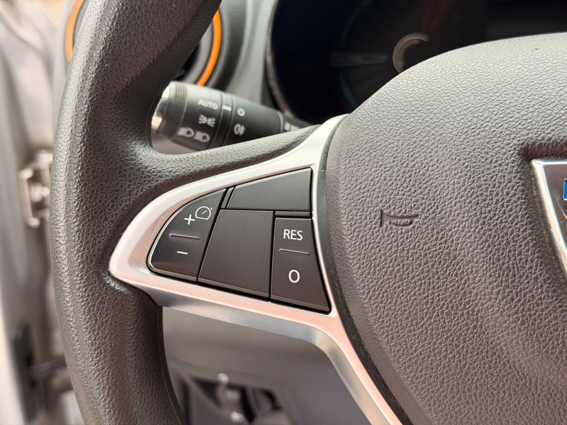 Dacia Spring Electric Comfort Plus SOH Kamera LED — photo 13