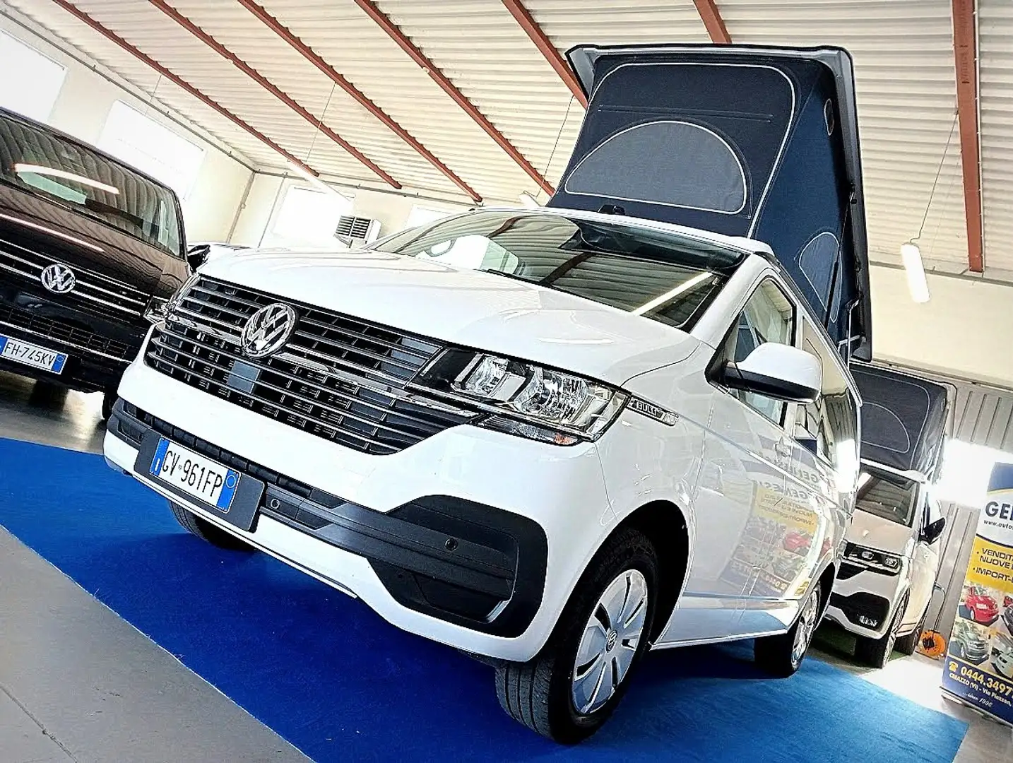Volkswagen T6 California BEACH CAMPER MY2024 FIAMMA GANCIO PRONTA CONSEGNA Bianco - 2