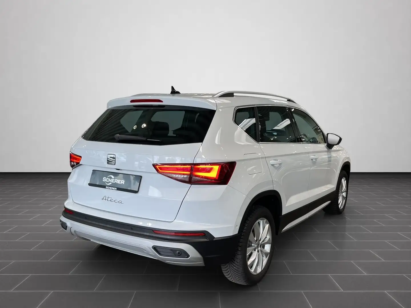 SEAT Ateca Xperience 1.5 TSI DSG AHK Rückfahrkamera Weiß - 2