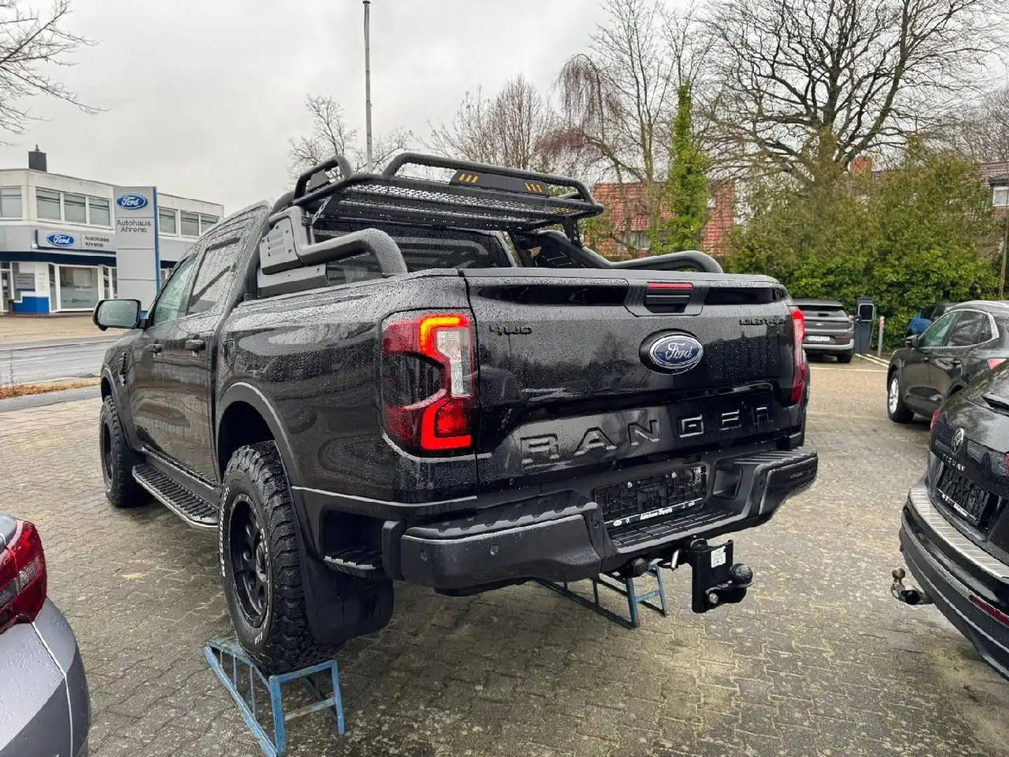 Ford Ranger Wildtrak e-4WD Doppelkabine Schwarz - 2