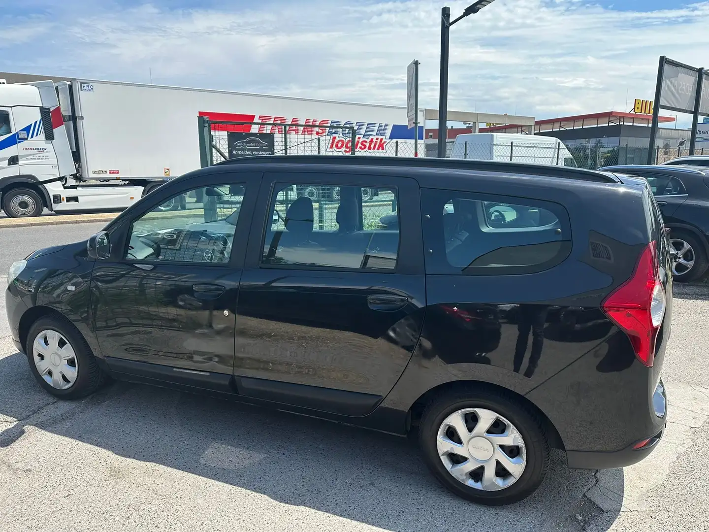 Dacia Lodgy 1,6 MPI 85 Schwarz - 2