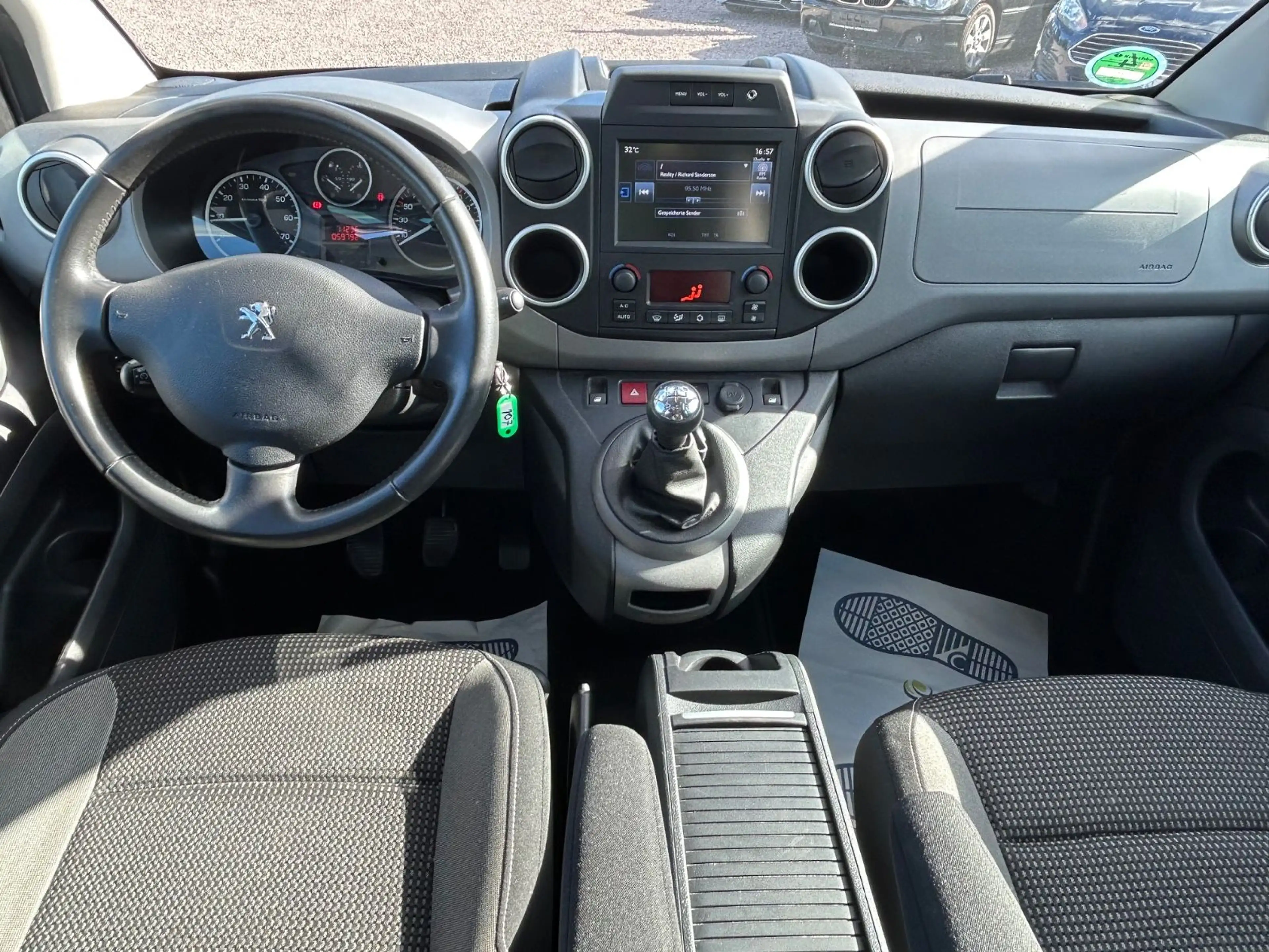 Peugeot Partner Tepee Allure 1.6 HDi *Panorama*Kamera*E6 — photo 11