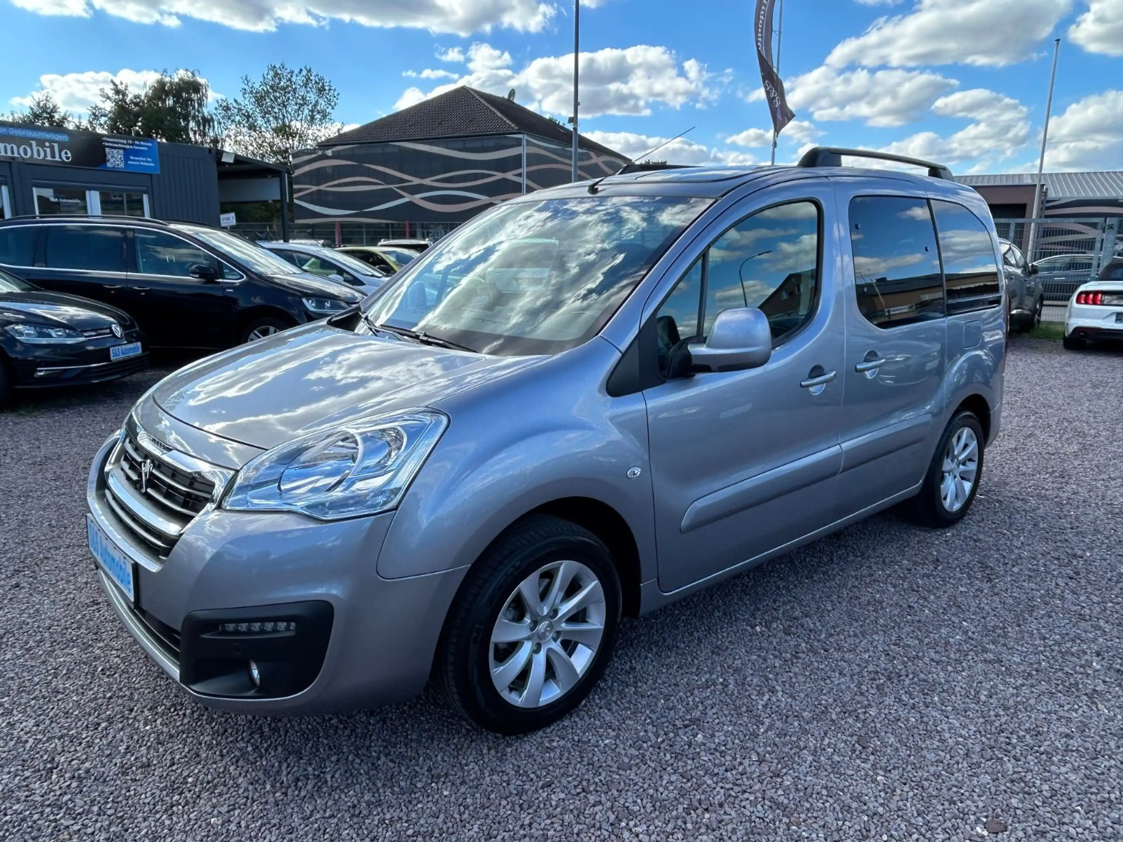 Peugeot Partner Tepee Allure 1.6 HDi *Panorama*Kamera*E6
