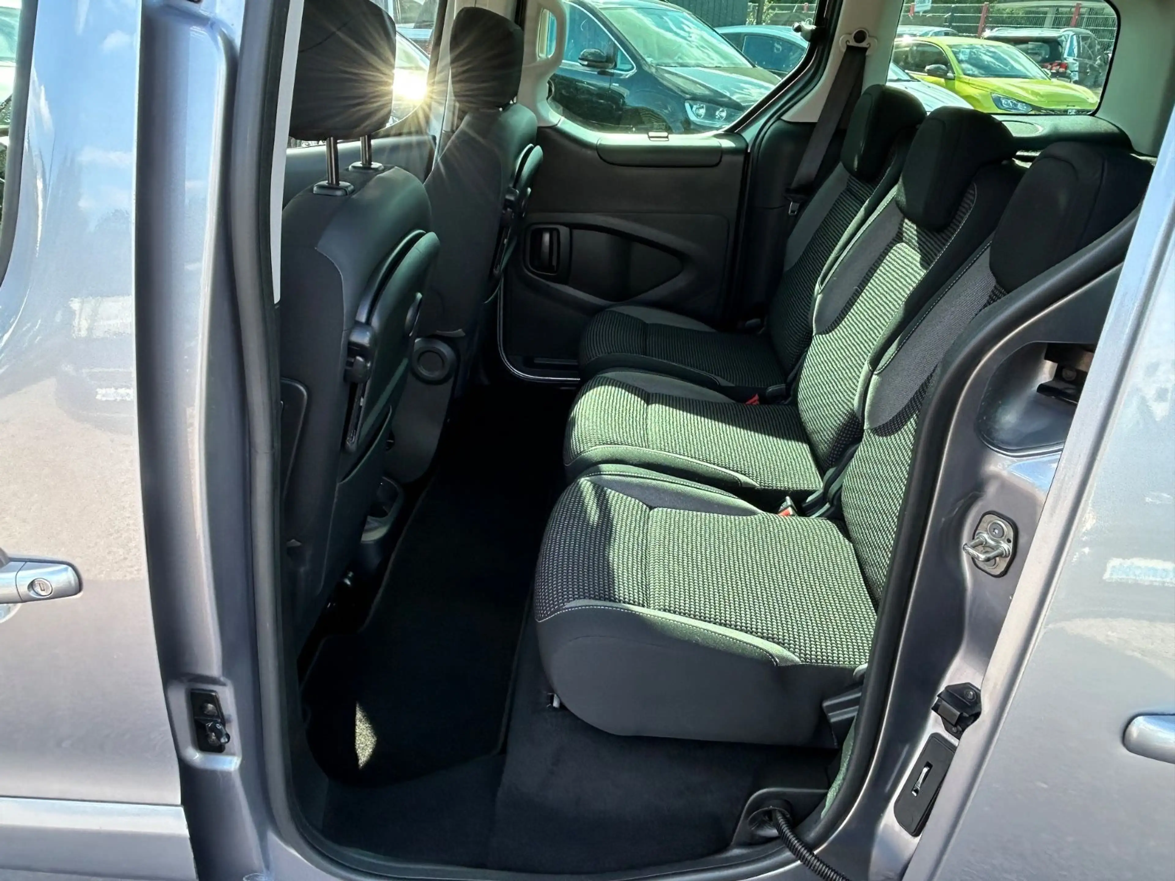 Peugeot Partner Tepee Allure 1.6 HDi *Panorama*Kamera*E6 — photo 9