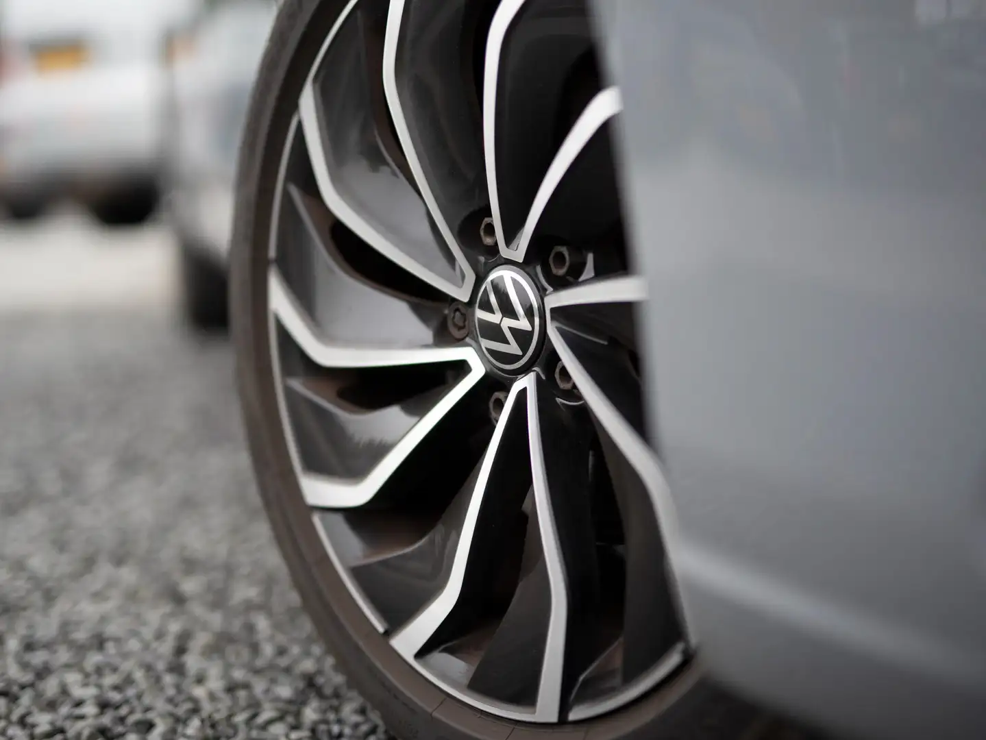 Volkswagen Golf 1.5 eTSI Style Grijs - 2