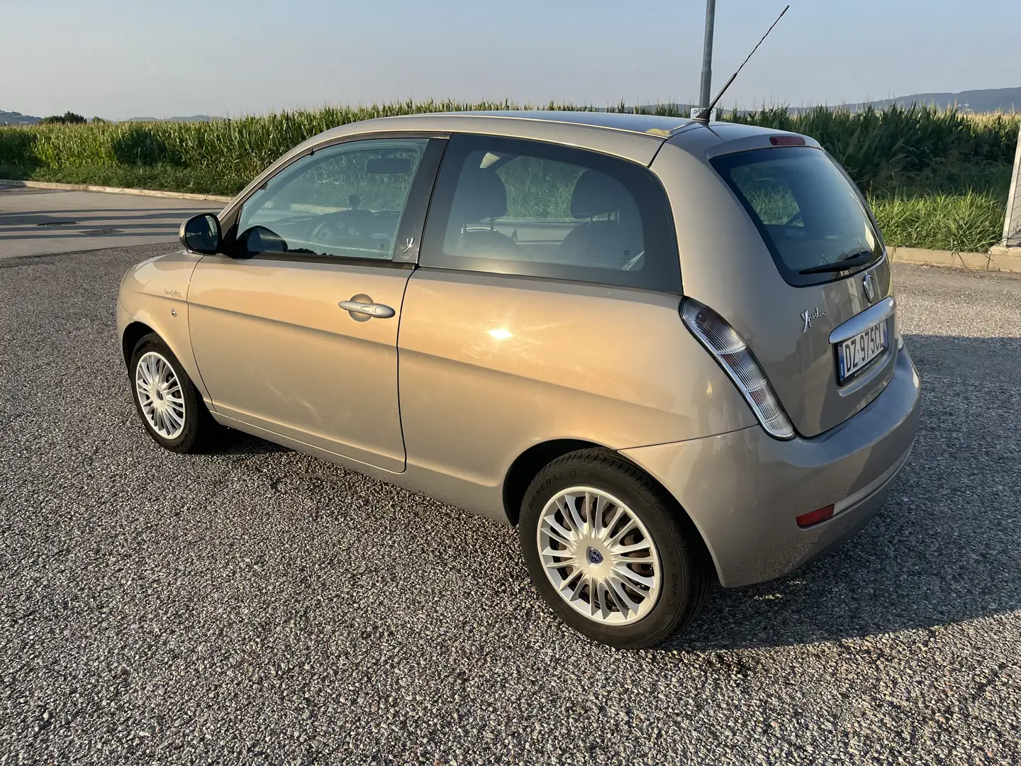 Lancia Ypsilon 1.2 8v New Oro (oro) - 2