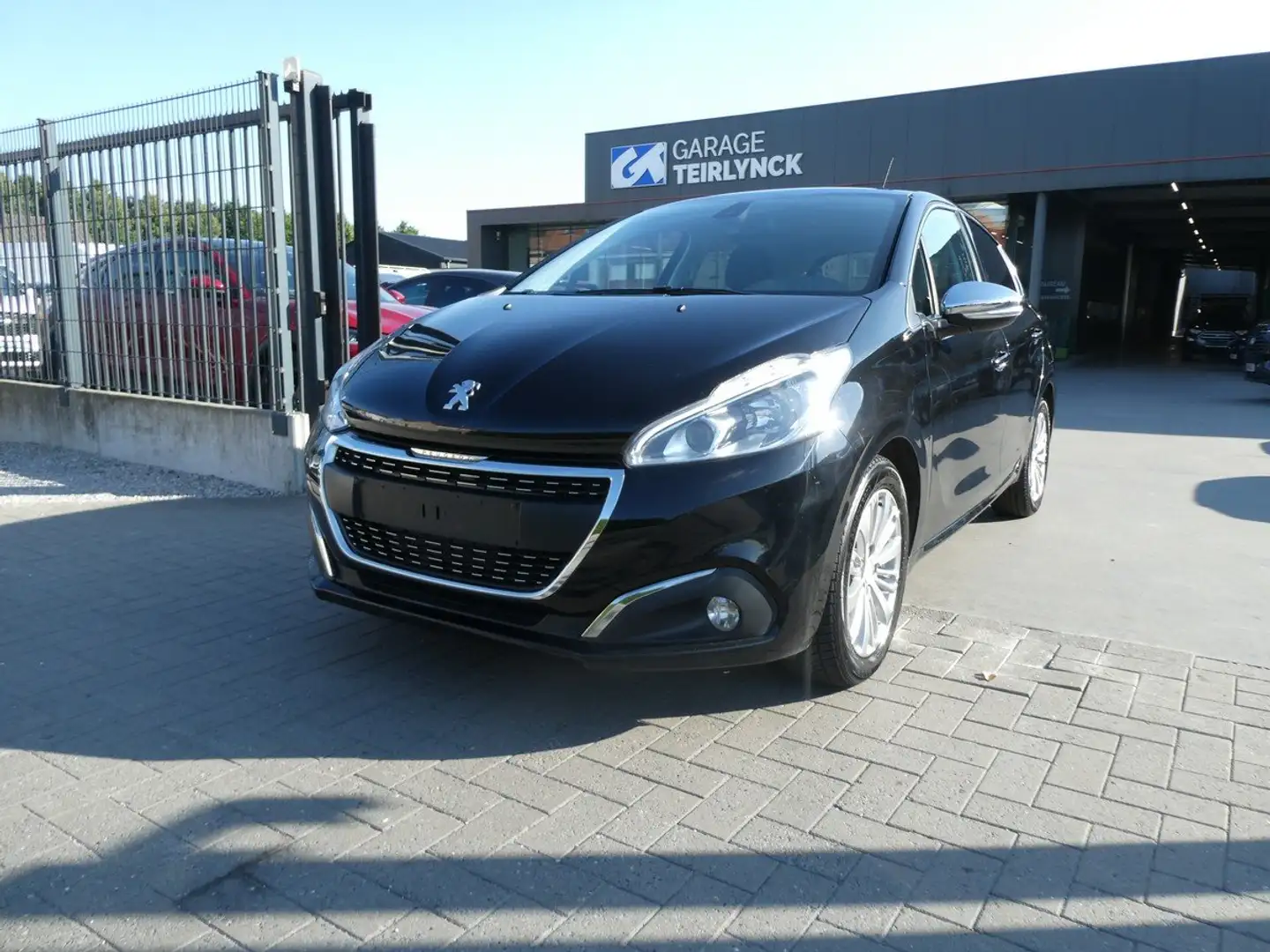 Peugeot 208 1.2 i benzine 110pk Automaat Pano dak 5d (58367) Noir - 1