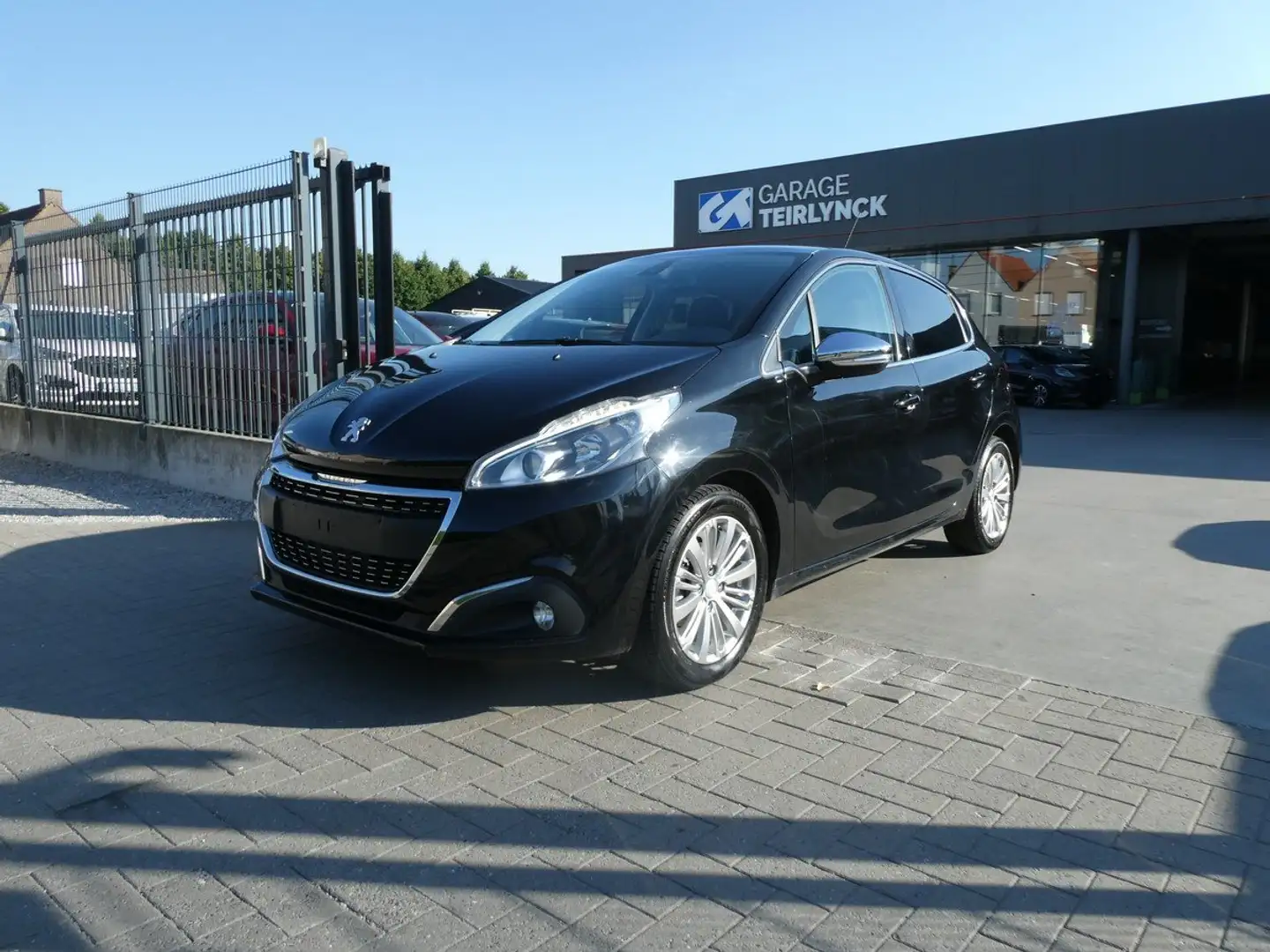 Peugeot 208 1.2 i benzine 110pk Automaat Pano dak 5d (58367) Noir - 2