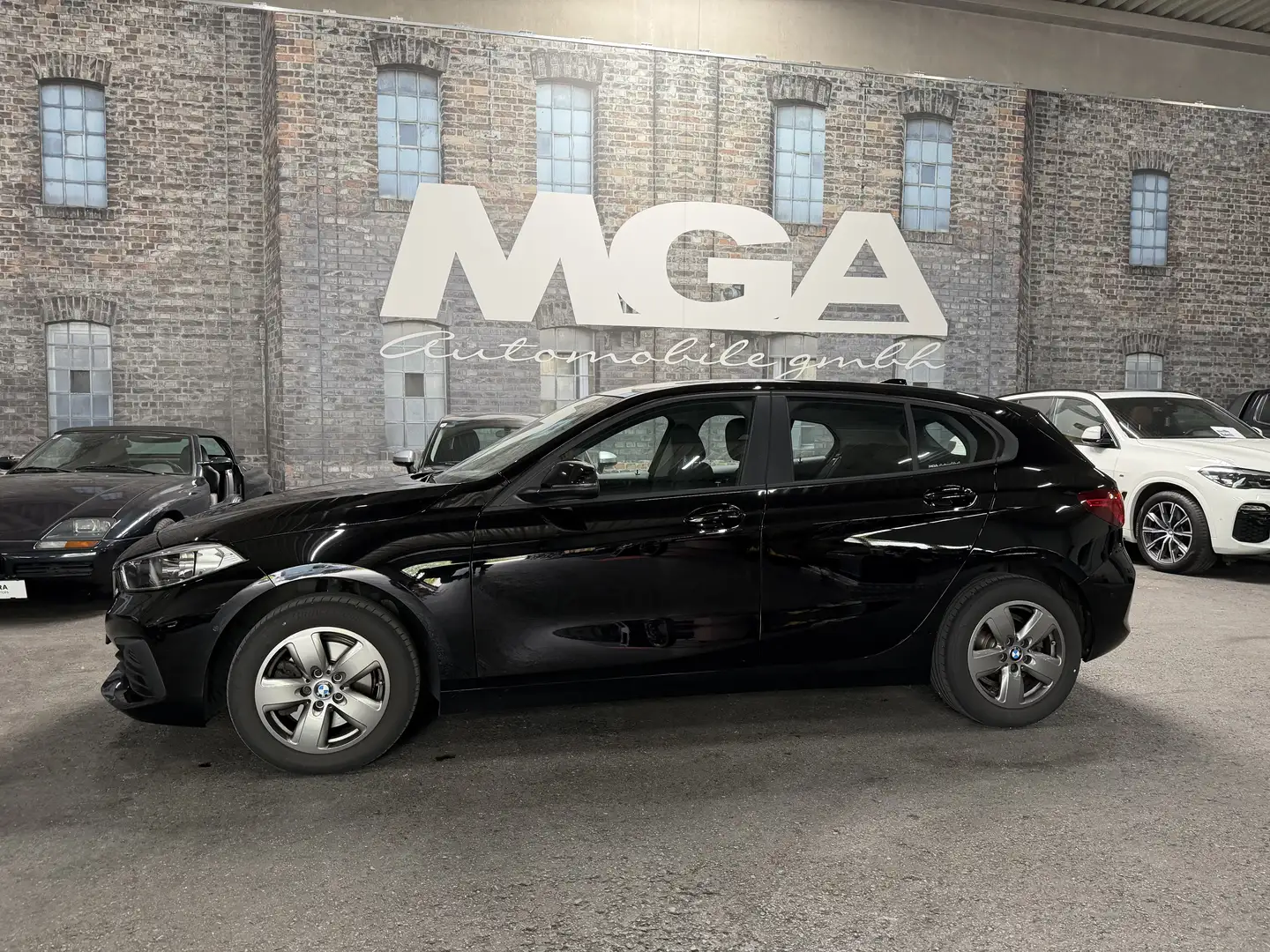 BMW 116 116 d Advantage Schwarz - 2