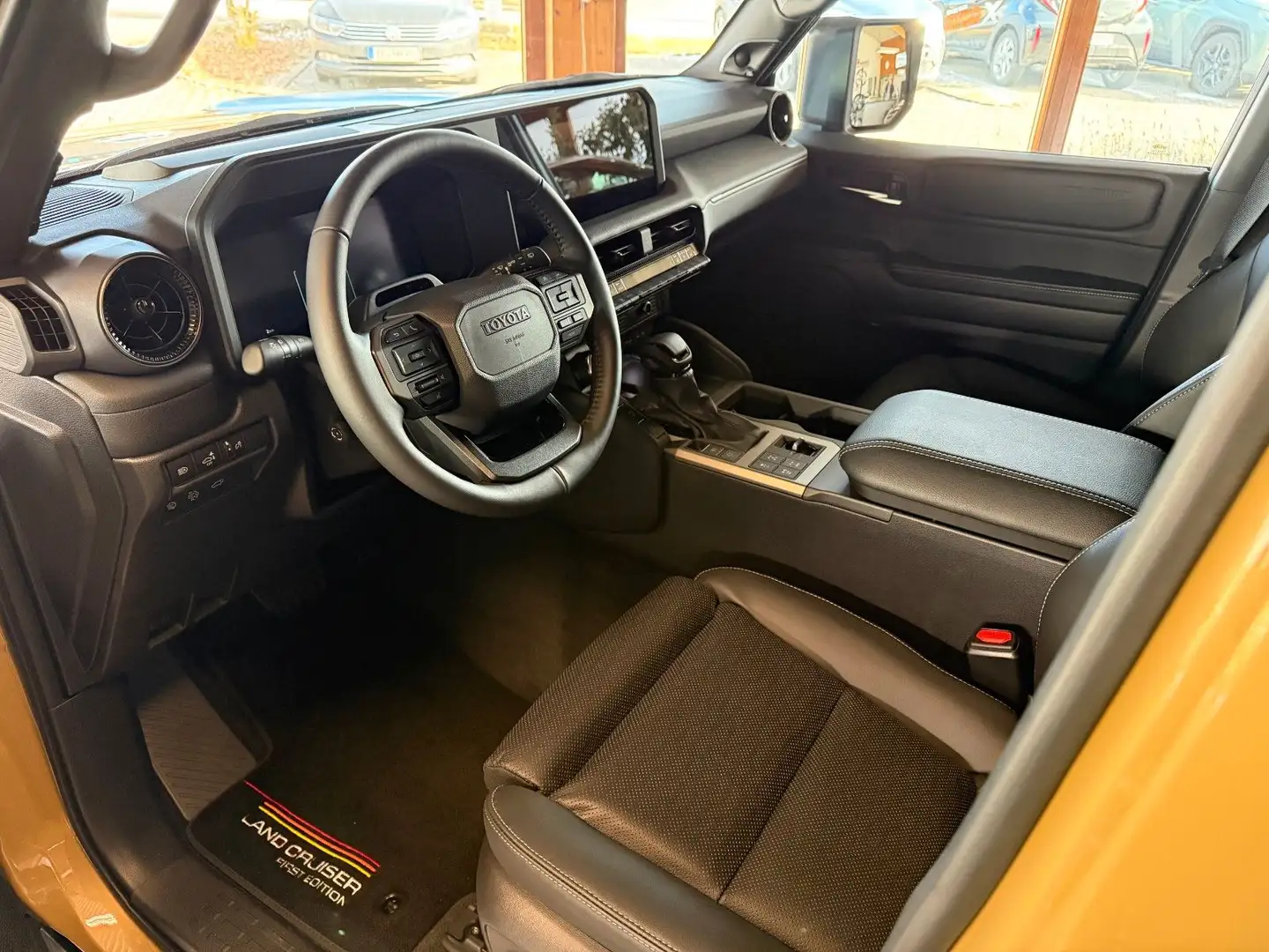 Toyota Land Cruiser 2,8 D-4D 150kW AWD First Edition Beige - 2
