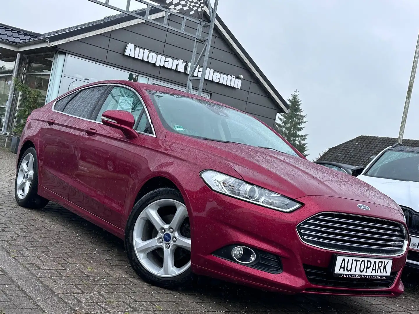 Ford Mondeo Lim. *PDC*EL.HECKKLAPPE*TEMPOMAT* Красный - 1