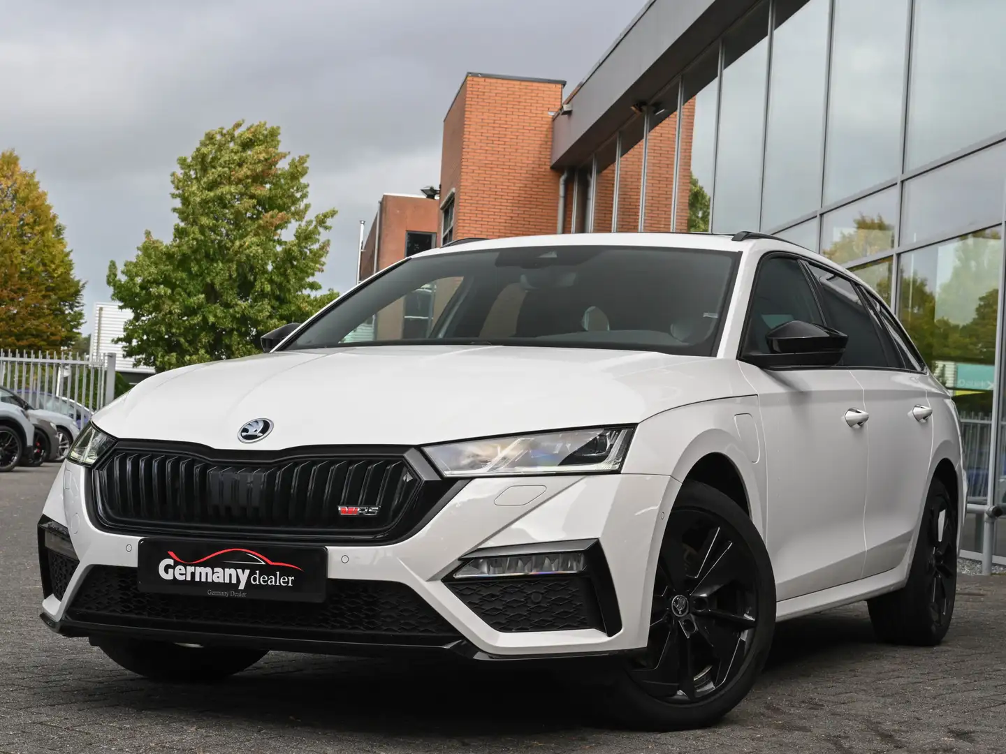 Skoda Octavia Combi 1.4 TSI 245pk RS iV PHEV Business Pano Keyle Wit - 1