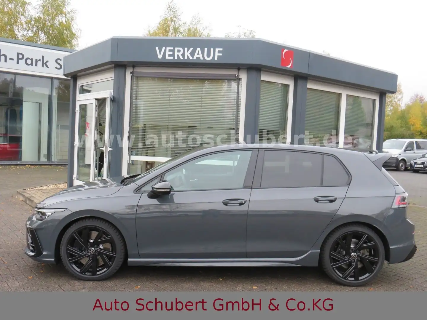 Volkswagen Golf VIII Lim. 2.0 TSI 4Motion R Black Edition Grau - 2