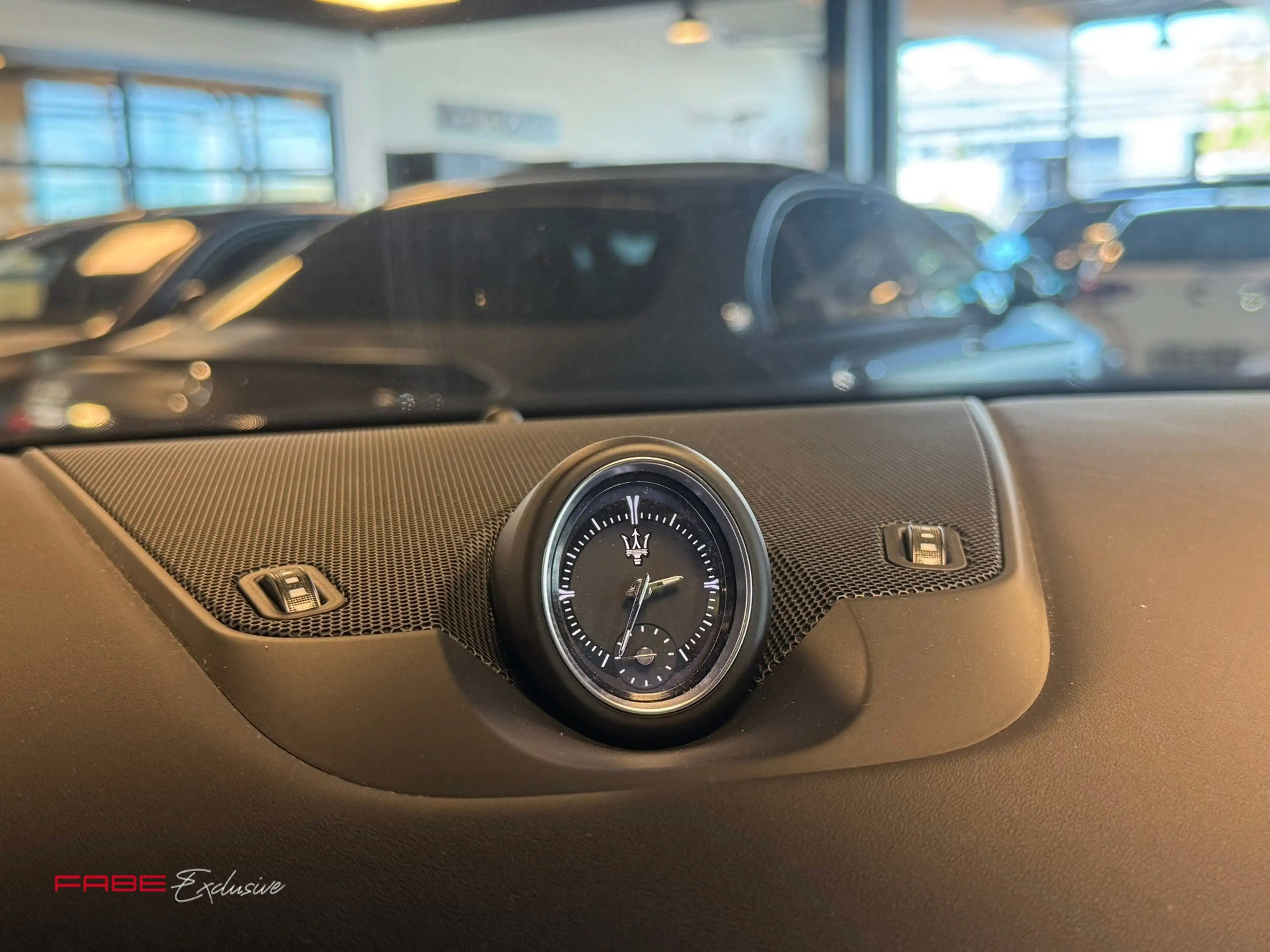 Maserati Levante 3.8 V8 GTS / Softclose / H/K / Carbon / Pano / 360 — photo 28