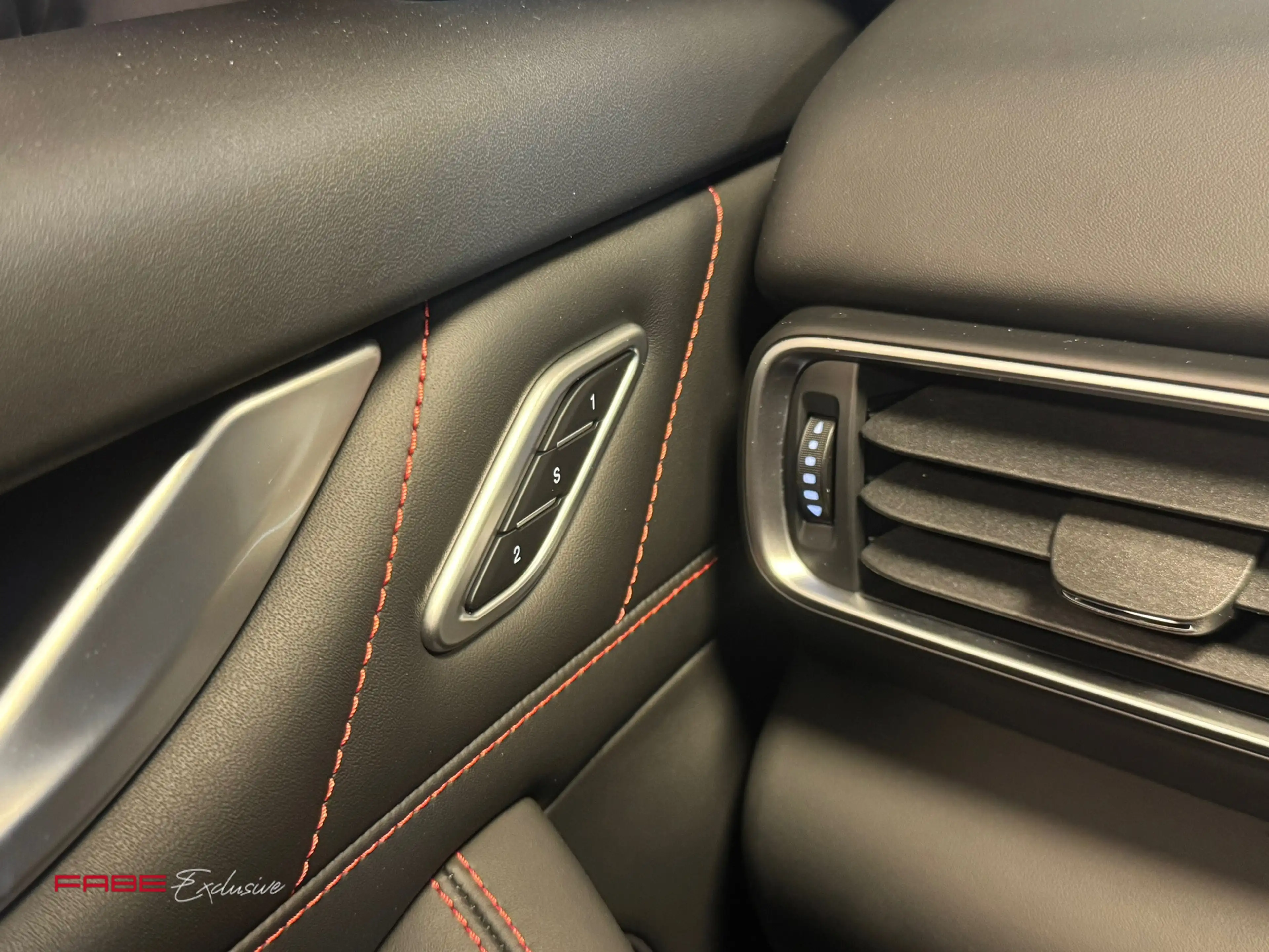 Maserati Levante 3.8 V8 GTS / Softclose / H/K / Carbon / Pano / 360 — photo 23
