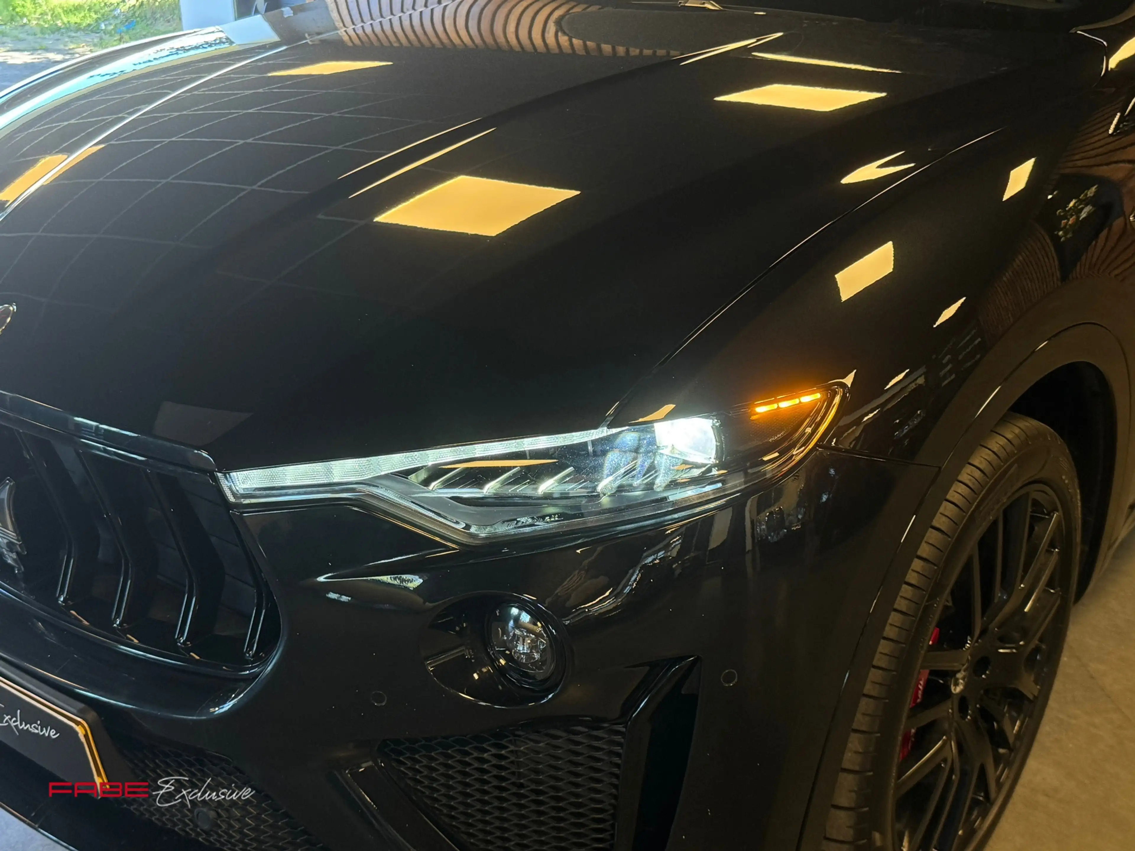 Maserati Levante 3.8 V8 GTS / Softclose / H/K / Carbon / Pano / 360 — photo 3