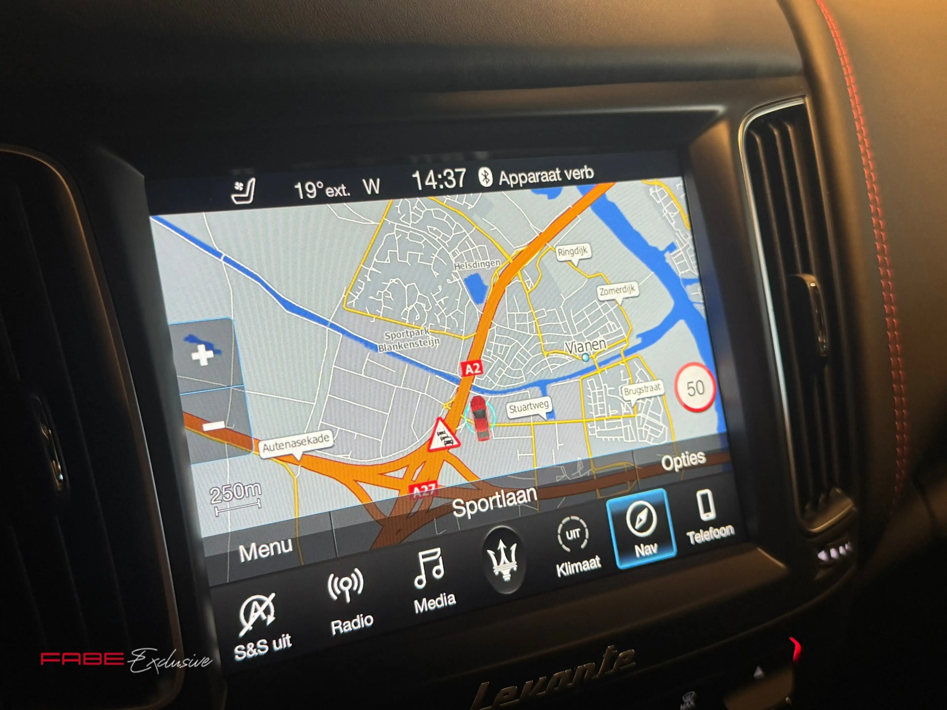 Maserati Levante 3.8 V8 GTS / Softclose / H/K / Carbon / Pano / 360 — photo 35