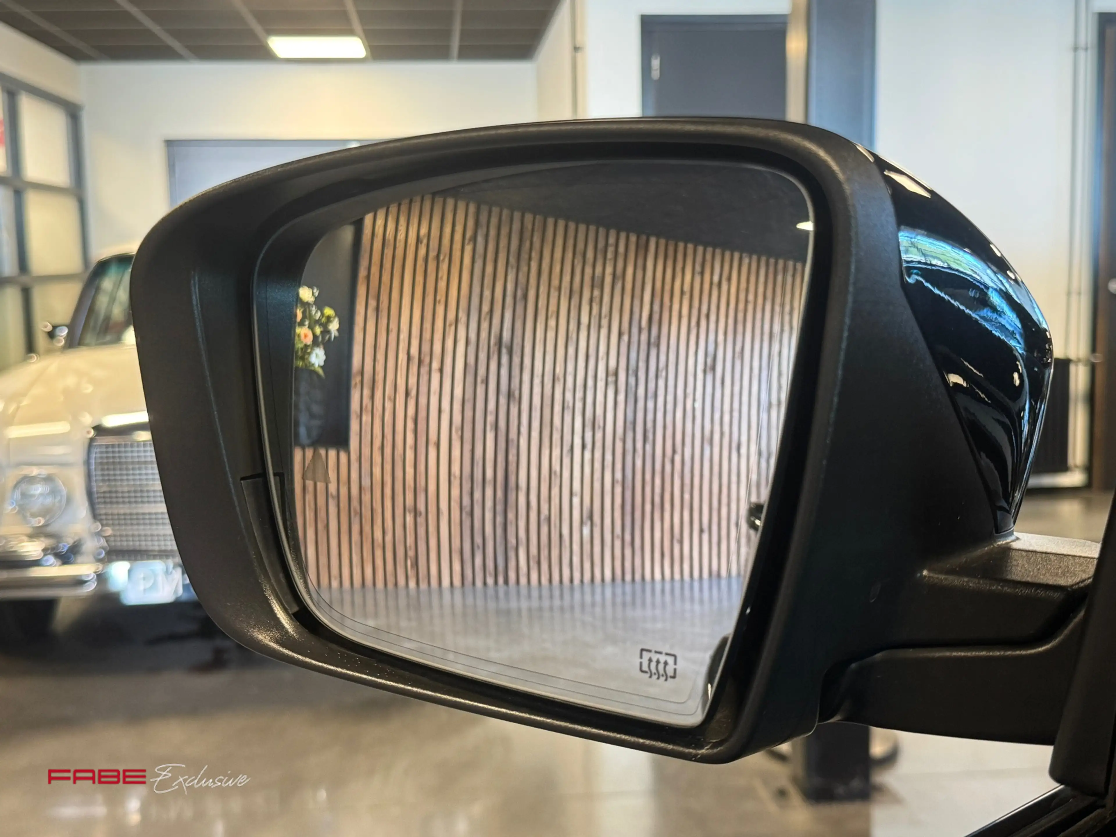 Maserati Levante 3.8 V8 GTS / Softclose / H/K / Carbon / Pano / 360 — photo 21