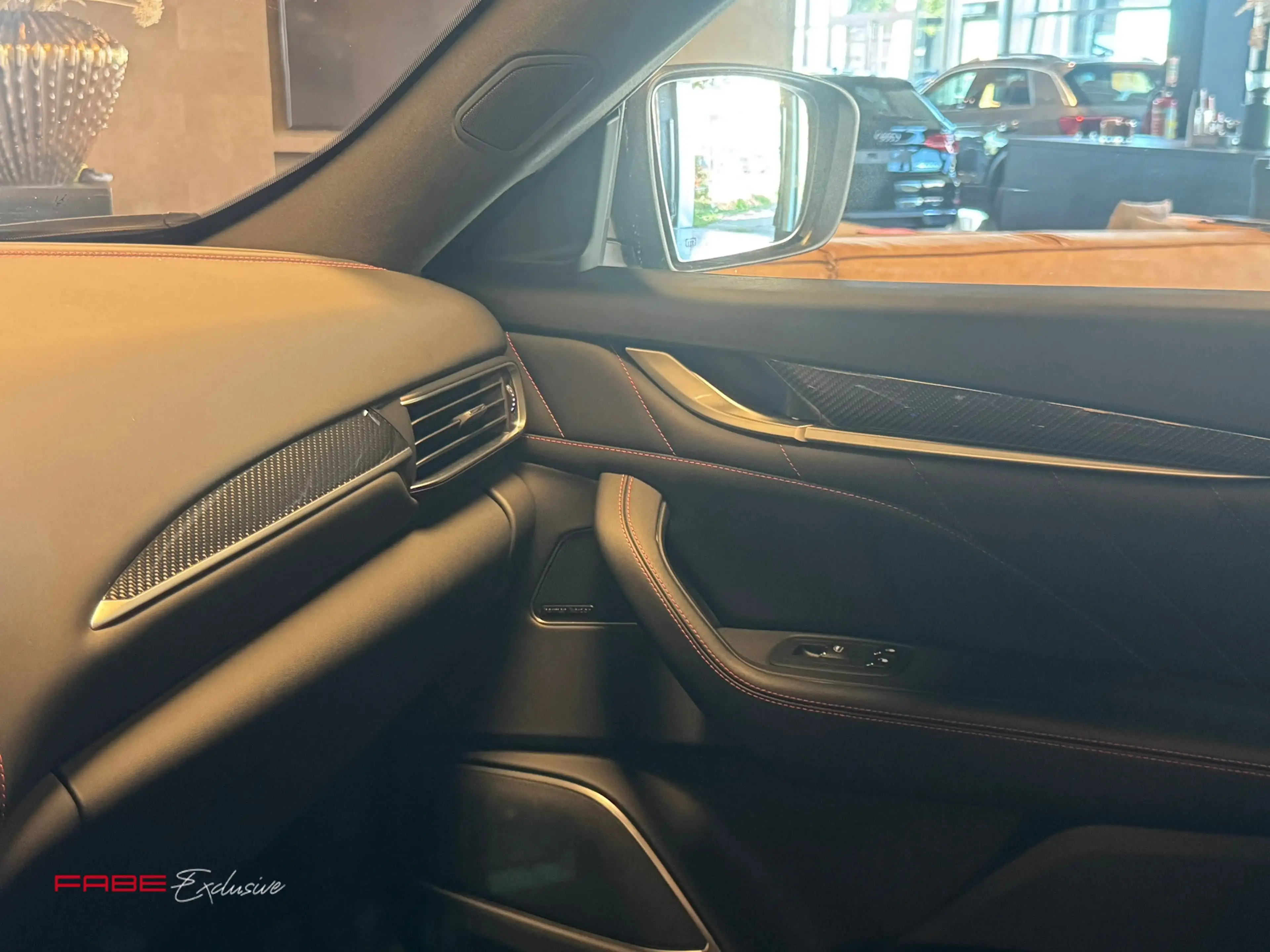 Maserati Levante 3.8 V8 GTS / Softclose / H/K / Carbon / Pano / 360 — photo 37
