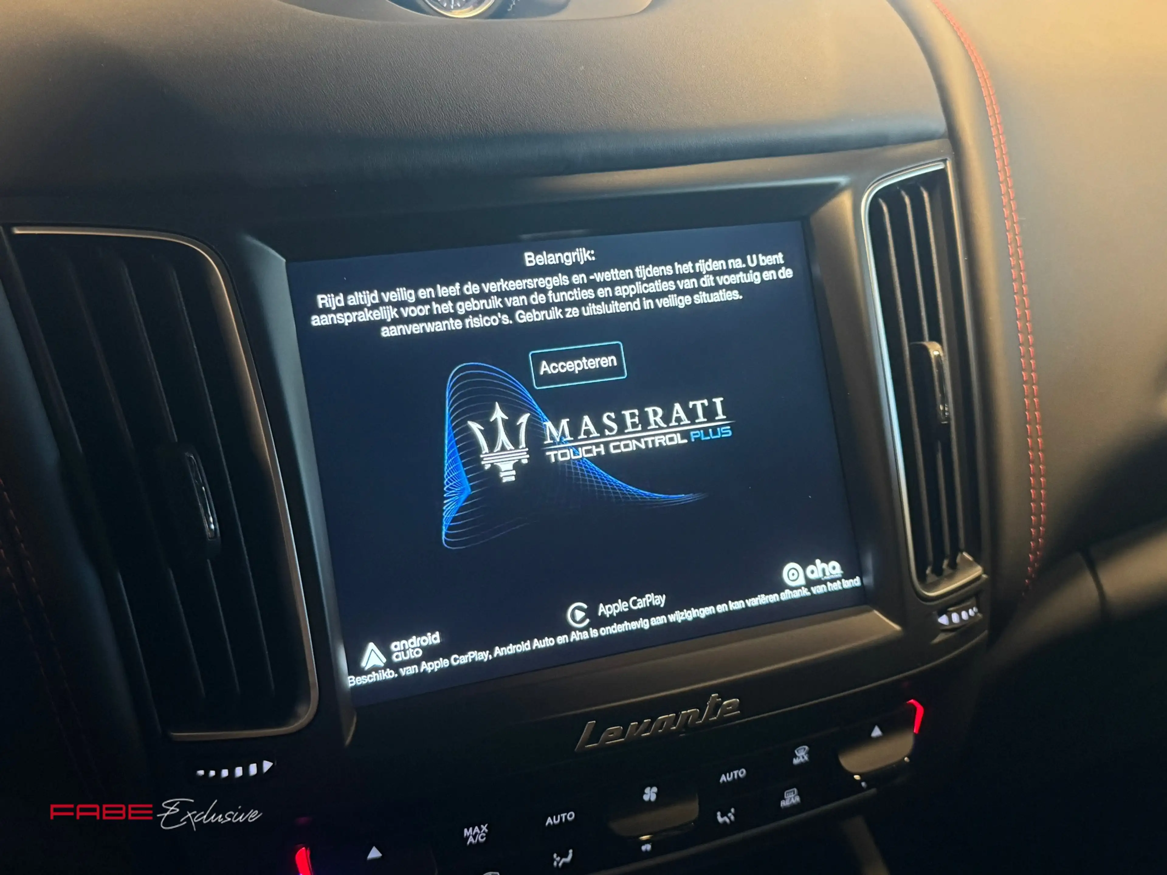 Maserati Levante 3.8 V8 GTS / Softclose / H/K / Carbon / Pano / 360 — photo 36