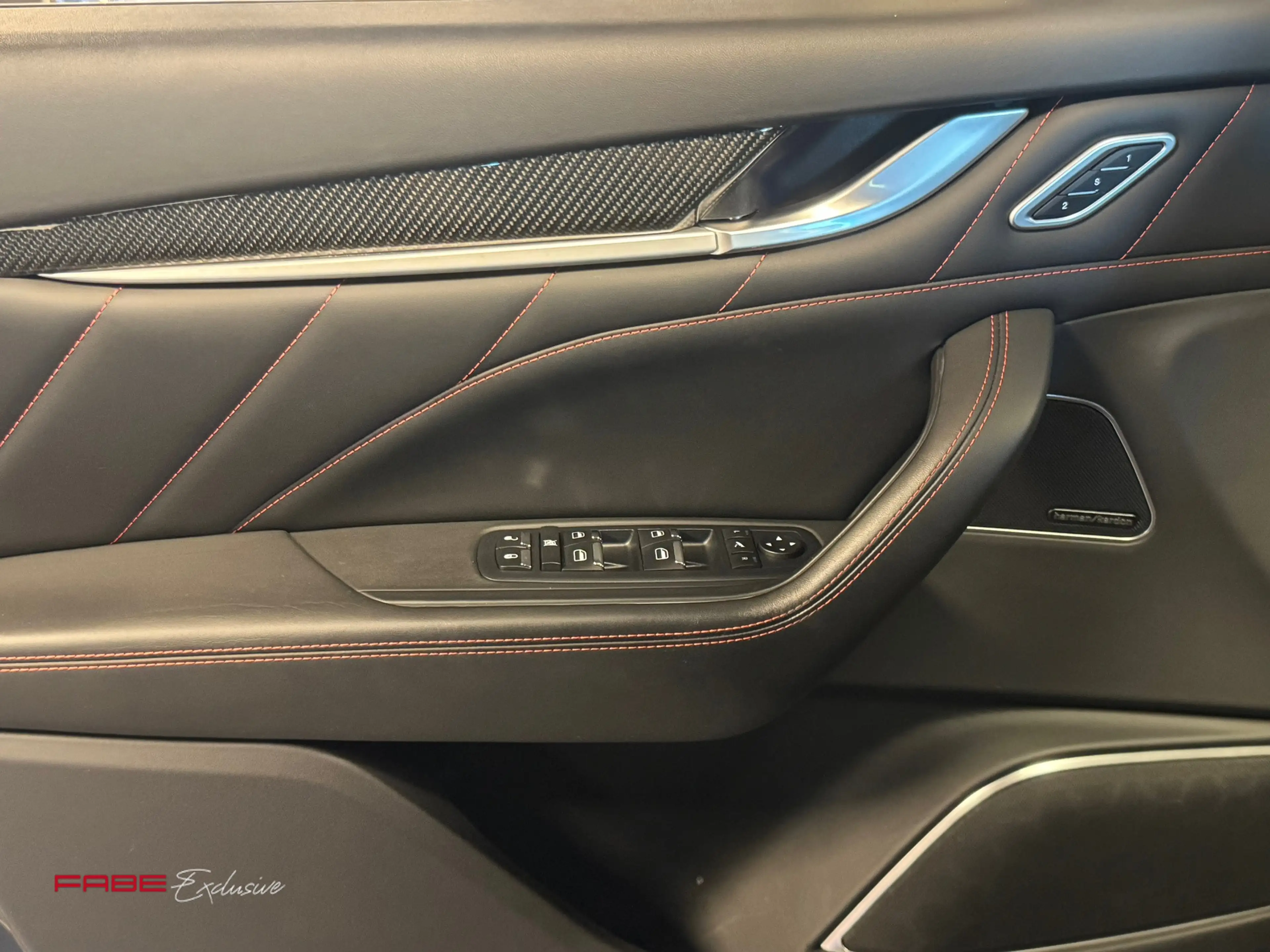 Maserati Levante 3.8 V8 GTS / Softclose / H/K / Carbon / Pano / 360 — photo 22
