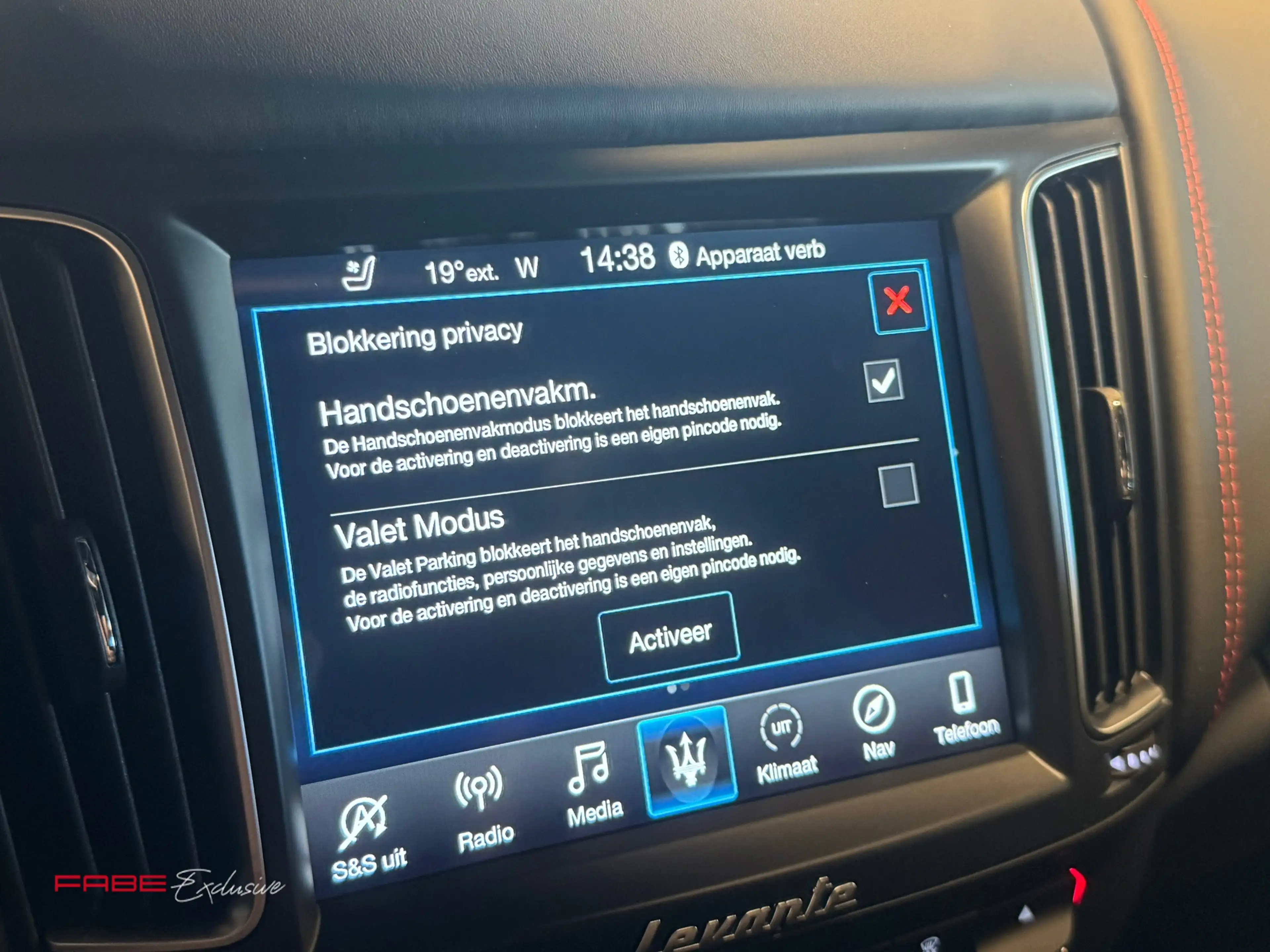 Maserati Levante 3.8 V8 GTS / Softclose / H/K / Carbon / Pano / 360 — photo 33
