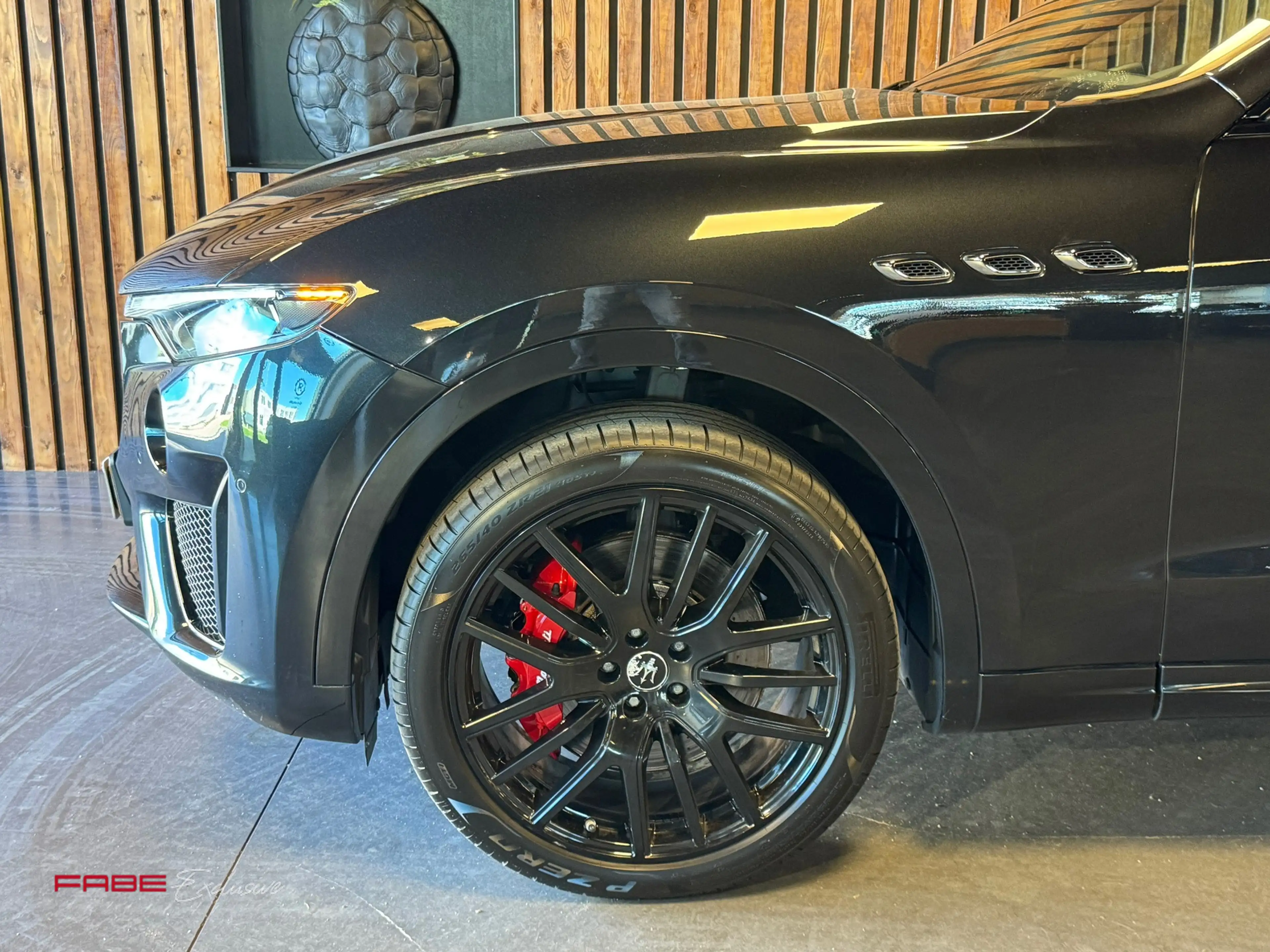 Maserati Levante 3.8 V8 GTS / Softclose / H/K / Carbon / Pano / 360 — photo 5