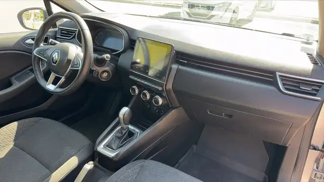 Renault Clio view 10