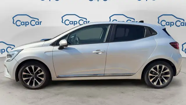 Renault Clio view 2