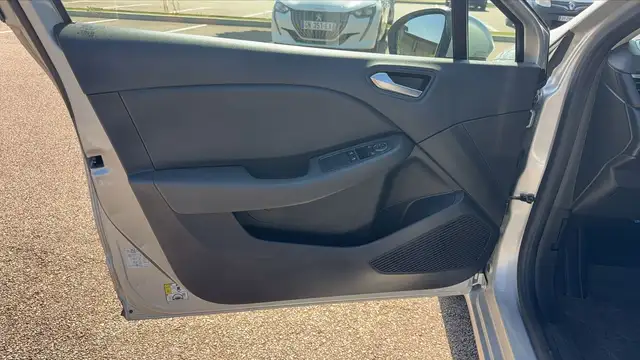 Renault Clio view 7