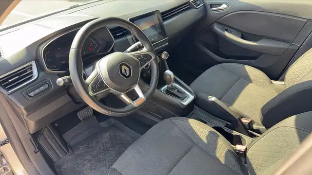 Renault Clio view 8