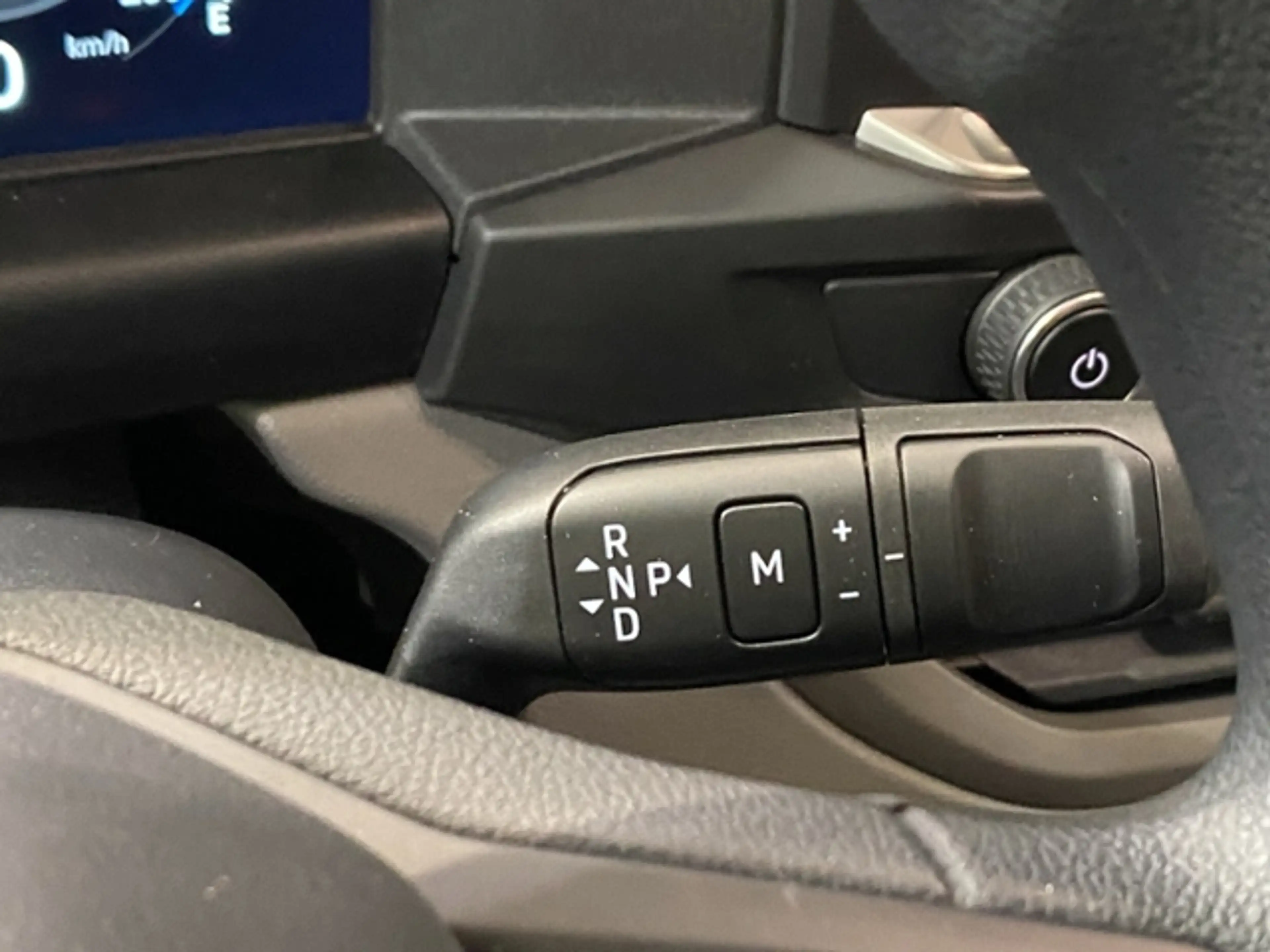 Volkswagen T7 Kombi T7 Transporter Kombi 2.0 TDI Automatik 6 SITZER — photo 8