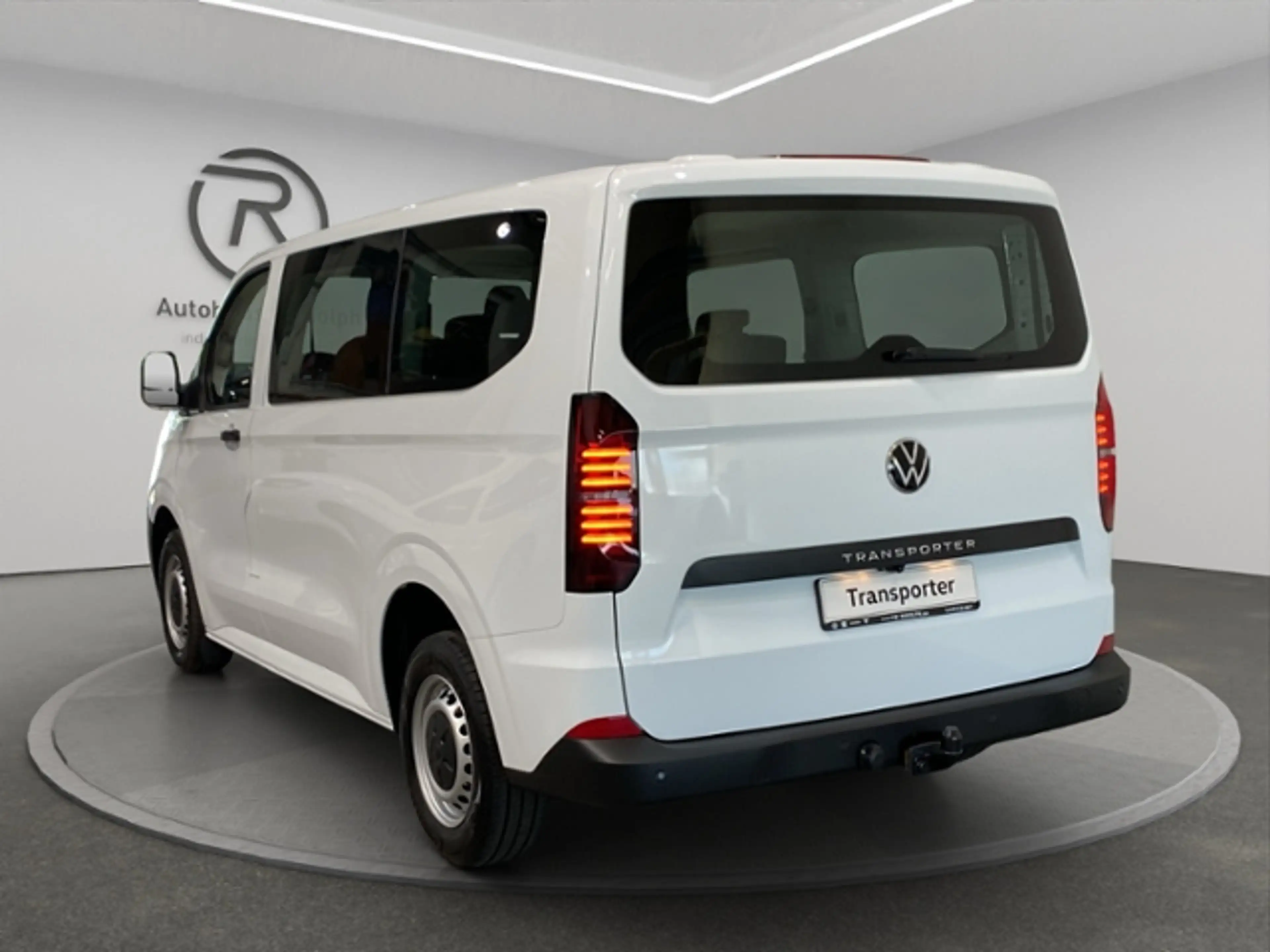 Volkswagen T7 Kombi T7 Transporter Kombi 2.0 TDI Automatik 6 SITZER — photo 3