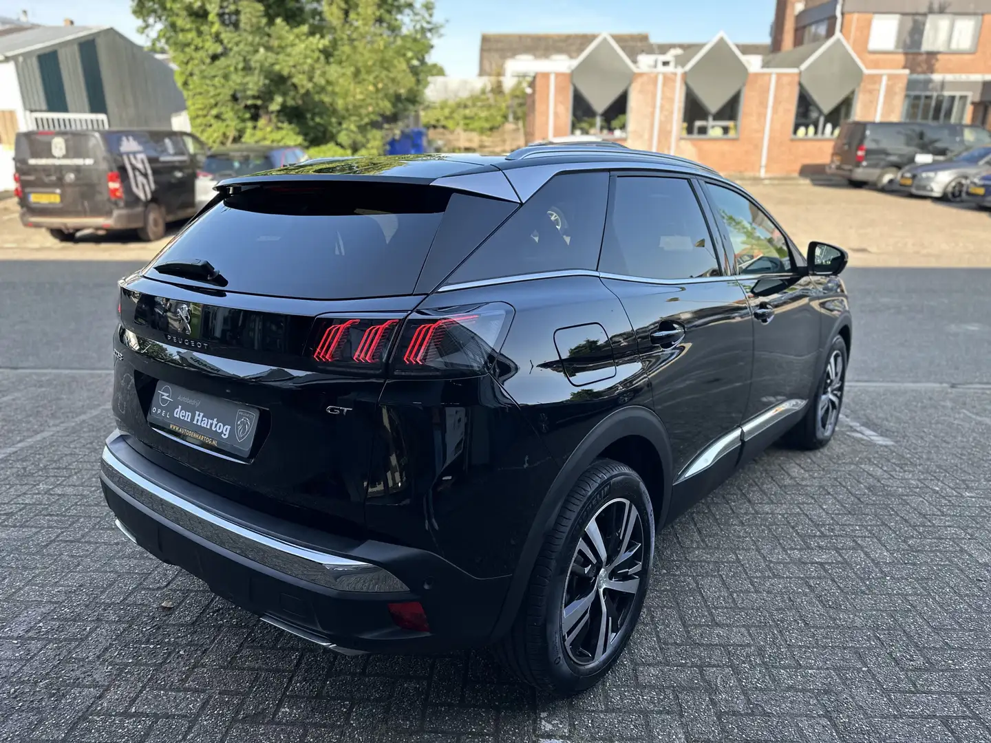 Peugeot 3008 1.2 PureTech GT Automaat Cruise control adaptief/L Zwart - 2