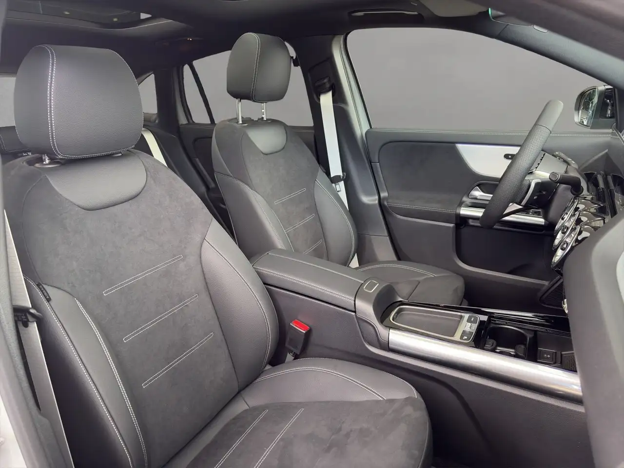 Mercedes-Benz GLA 220 4M AMG+ Pano STANDHZG Distro GurtGrau 9