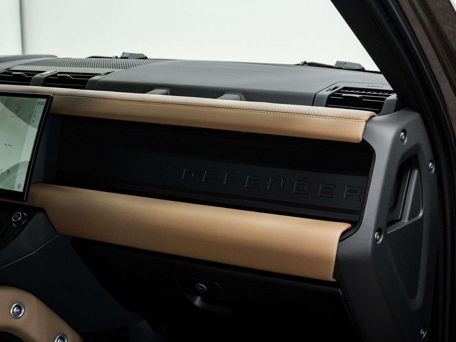2026 Land Rover Defender 110 P400 X-DYNAMIC SE thumb 32