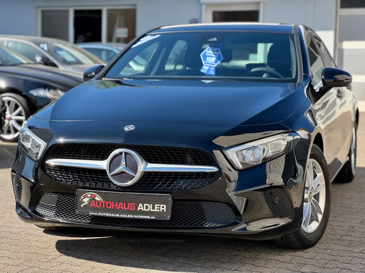 Mercedes-Benz A 200 CGI*1HD*PANO*NAV*LED*PDC*SPURH*KEYGO*6GANG Zwart - 2