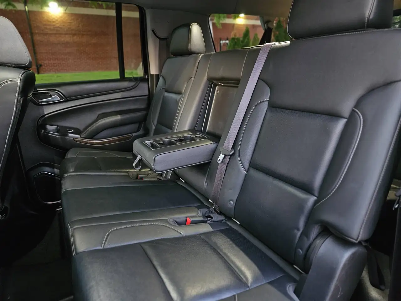 Chevrolet Suburban снимка Chevrolet Suburban