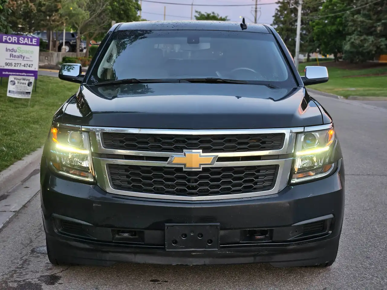 Chevrolet Suburban снимка Chevrolet Suburban