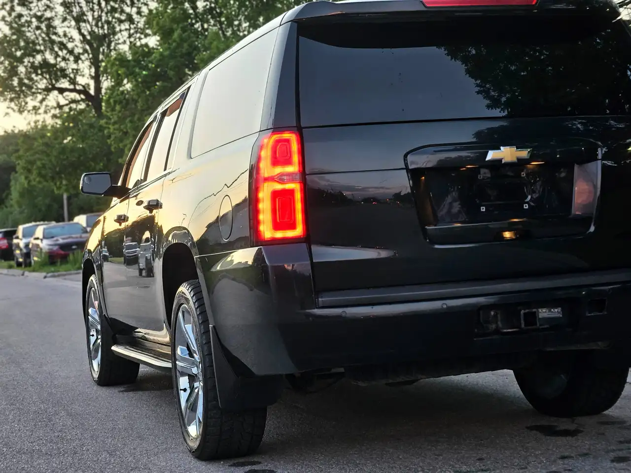 Chevrolet Suburban снимка Chevrolet Suburban