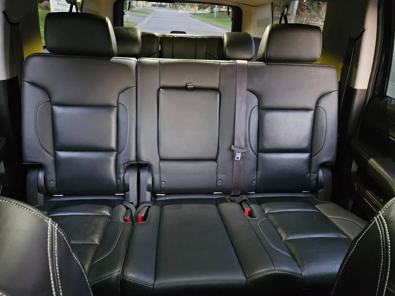 Chevrolet Suburban снимка Chevrolet Suburban