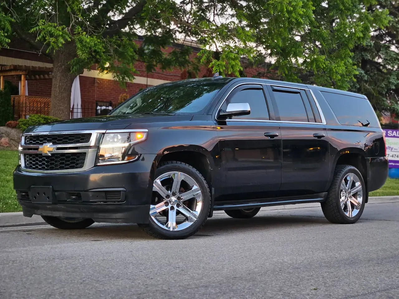 Chevrolet Suburban снимка Chevrolet Suburban
