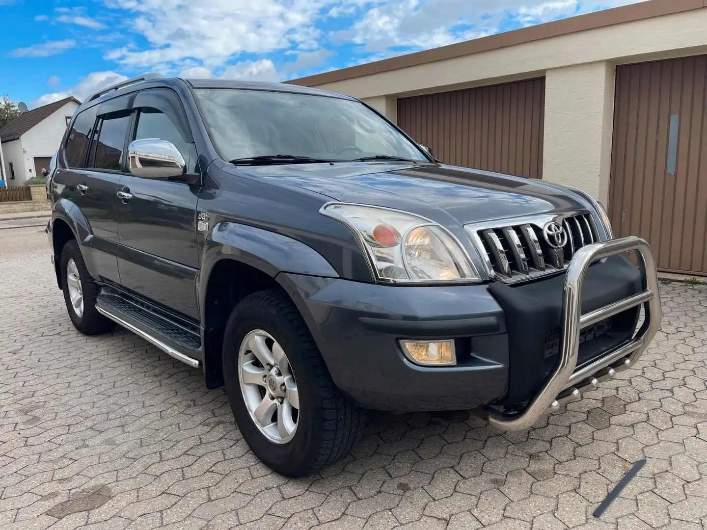 Toyota Land Cruiser Land+Cruiser+D-4D siva - 2