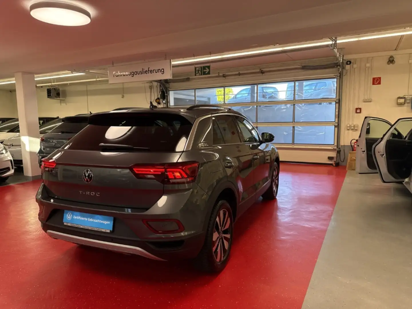 Volkswagen T-Roc Goal 1.5 TSI DSG AHK Navi LED ACC Rückfahrkamera Grau - 2